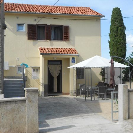 Holiday Home Mery By El-Pi Tours مالينسكا المظهر الخارجي الصورة