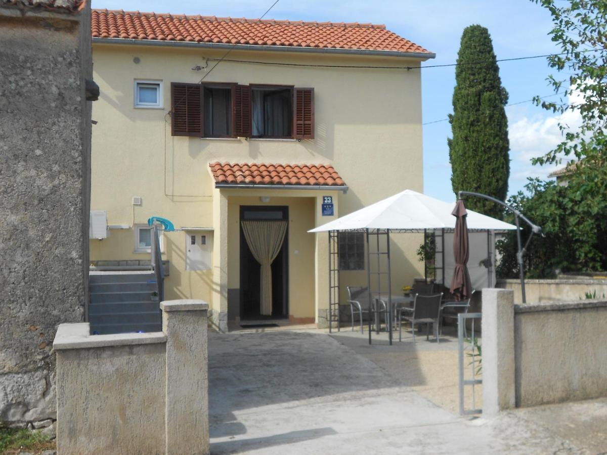 Holiday Home Mery By El-Pi Tours مالينسكا المظهر الخارجي الصورة
