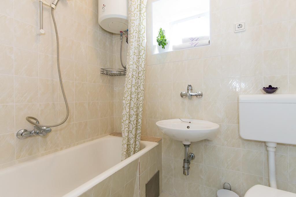 Holiday Home Mery By El-Pi Tours مالينسكا المظهر الخارجي الصورة